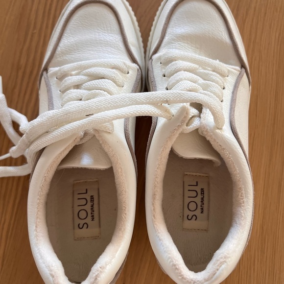 Soul Naturalizer sneakers size 6 - Picture 2 of 3